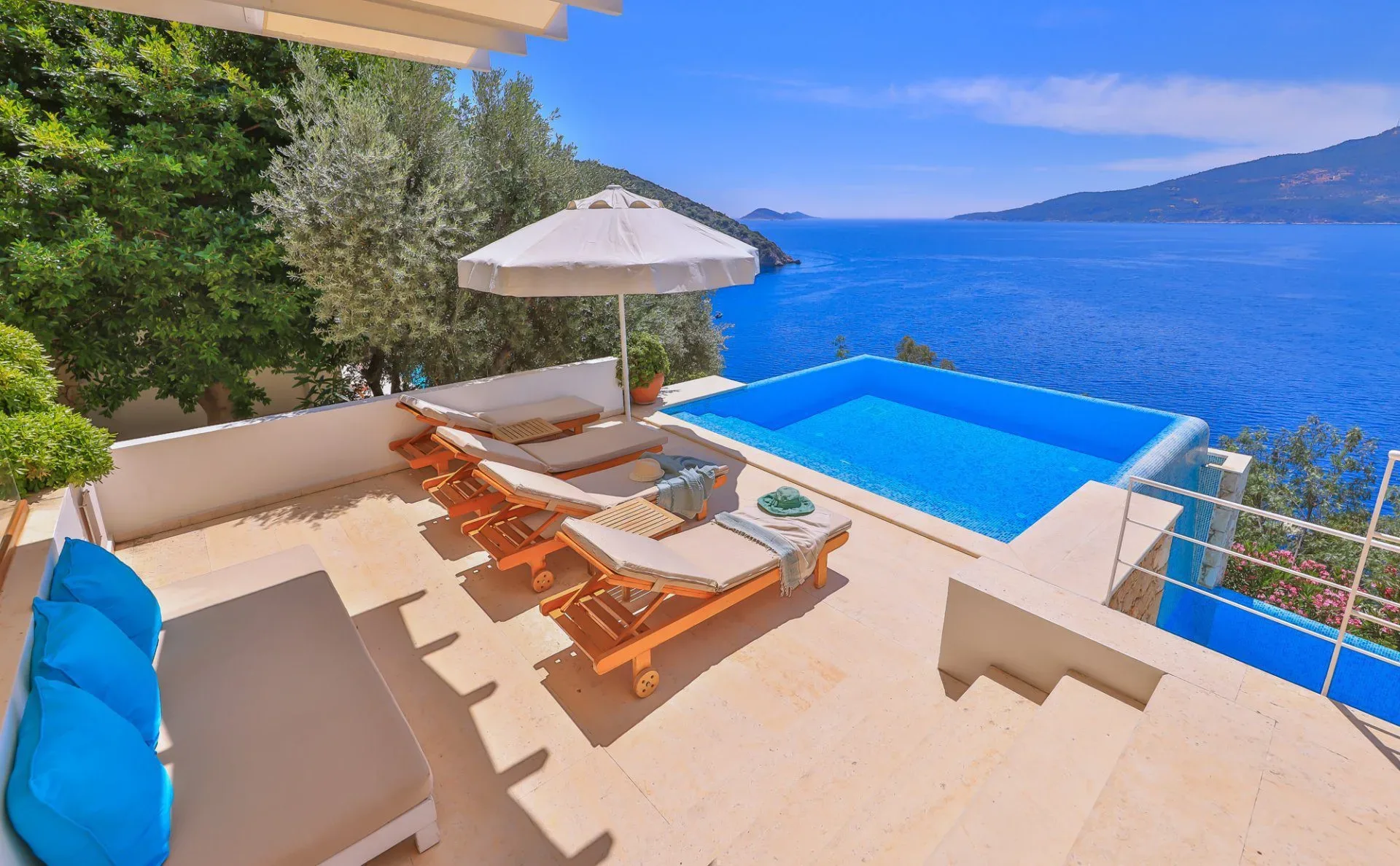 Master Double Bedroom